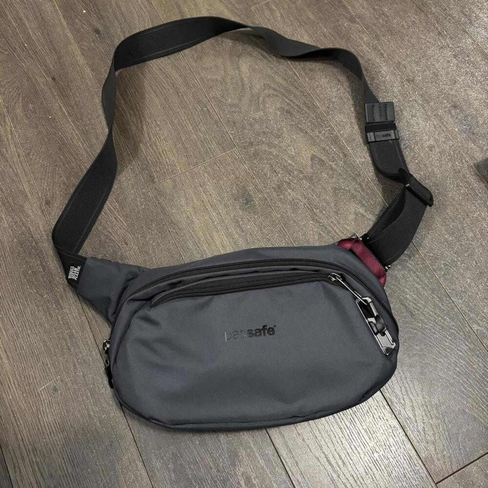 pacsafe vibe 100 hip pack fanny pack with locking zippers